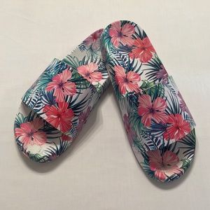 Time & Tru Tropical Floral Beach/Pool Sandals Comfort Lightweight Slides Sz 9-10